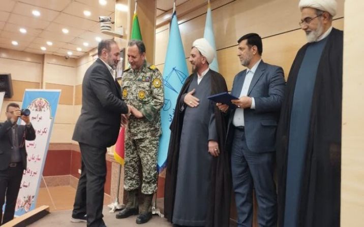 آئین تکریم و معارفه رئیس سازمان قضایی نیروهای مسلح قم برگزار شد آئین تکریم و معارفه رئیس سازمان قضایی نیروهای مسلح قم برگزار شد